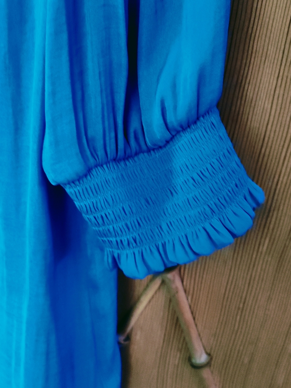 Maison d' Amelie Vibrant 2026 Trending Blue V-Neck - Picture 3 of 6
